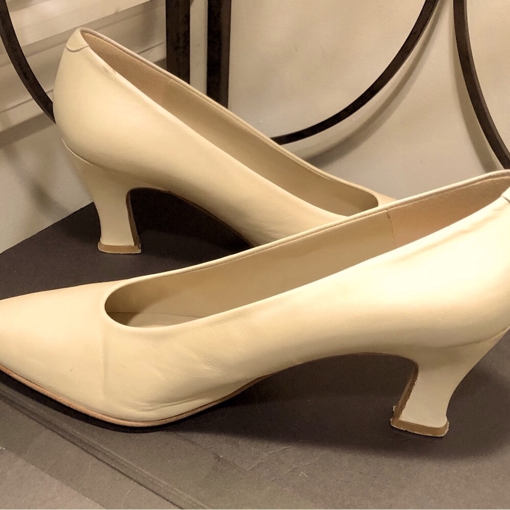 Bandolino Bone Heels Size 9M